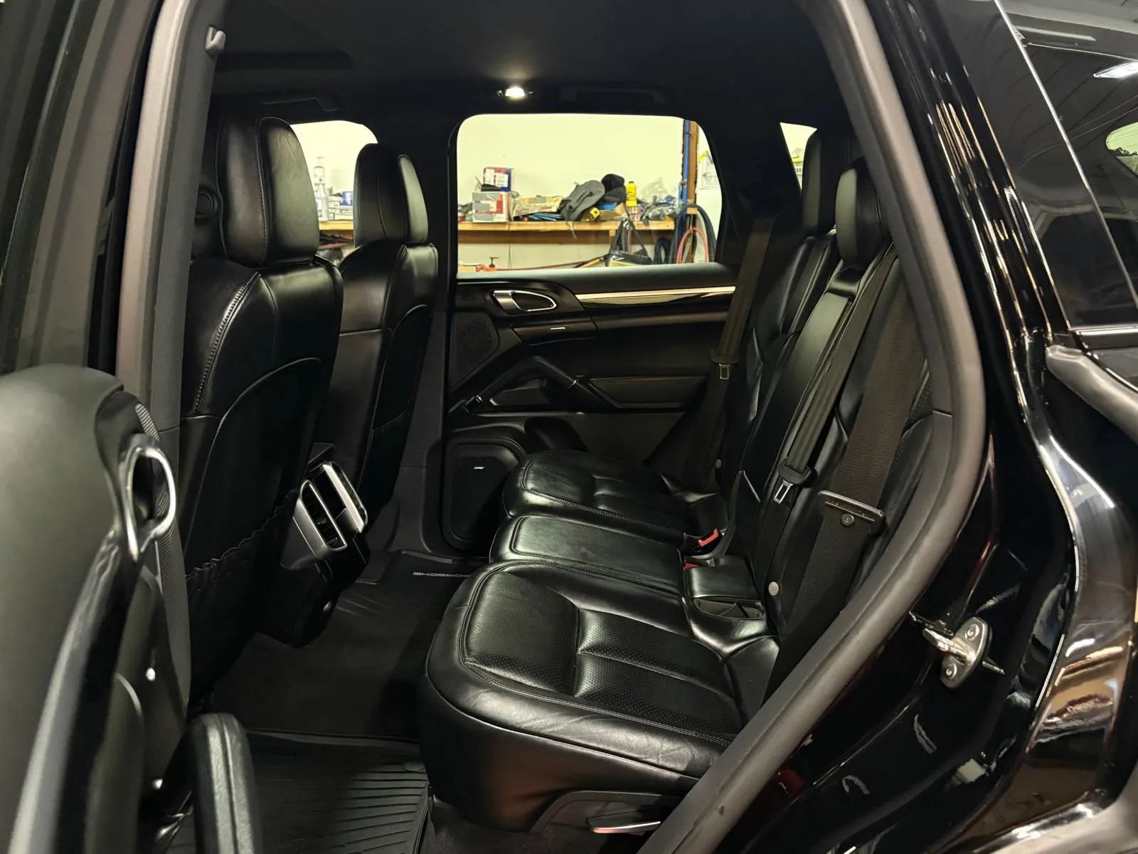 Used 2018 Porsche Cayenne Platinum Edition AWD/4WD image 21