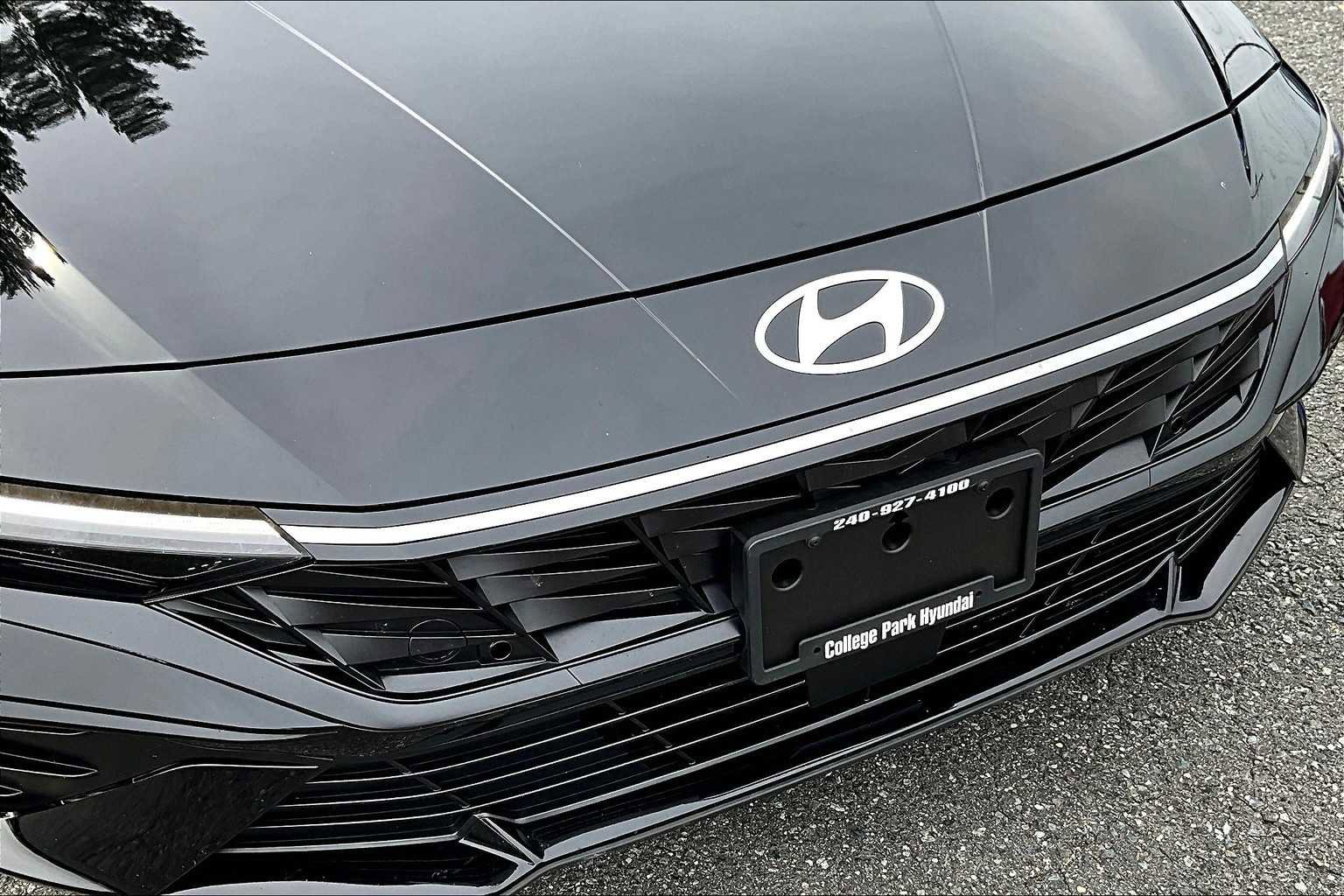 Used 2024 Hyundai Elantra SEL w/ Convenience Package image 29