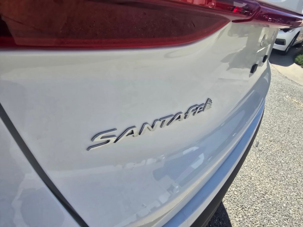 Used 2023 Hyundai Santa Fe SEL w/ Premium Package image 11