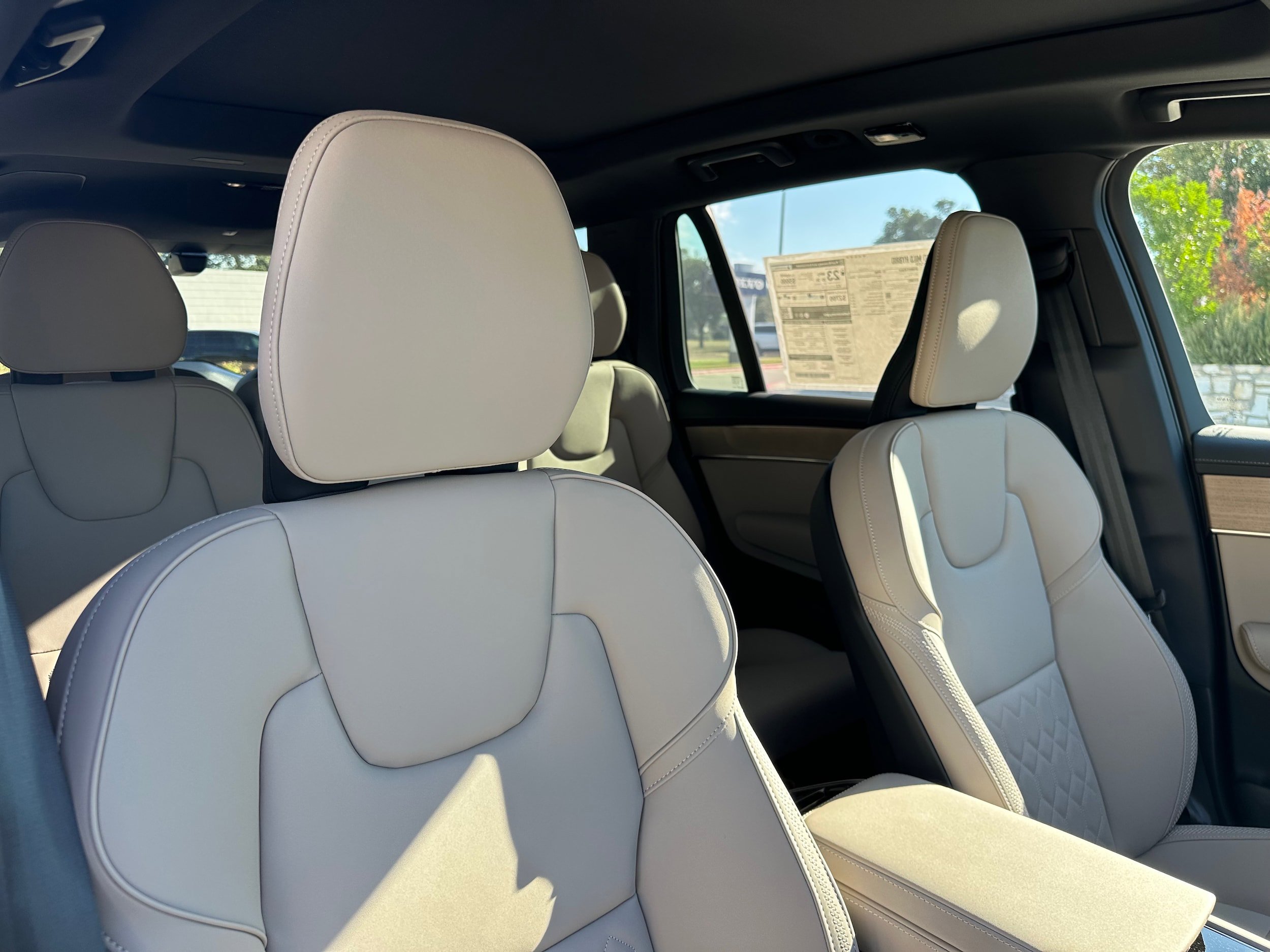 Used 2026 Volvo XC90 B6 Plus w/ Protection Package Premier AWD/4WD image 9