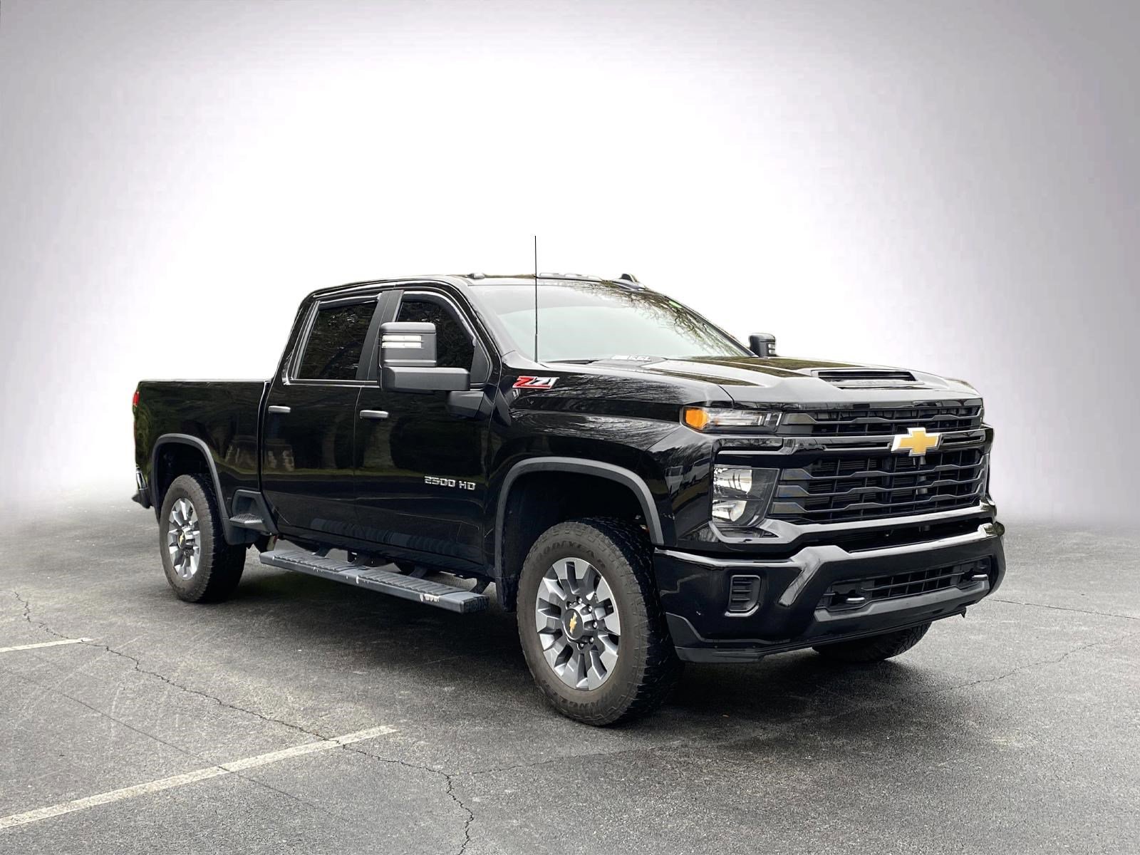 Used 2024 Chevrolet Silverado 2500 Custom w/ Custom Convenience Package image 2