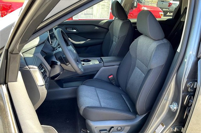 New 2026 Nissan Rogue SV image 7