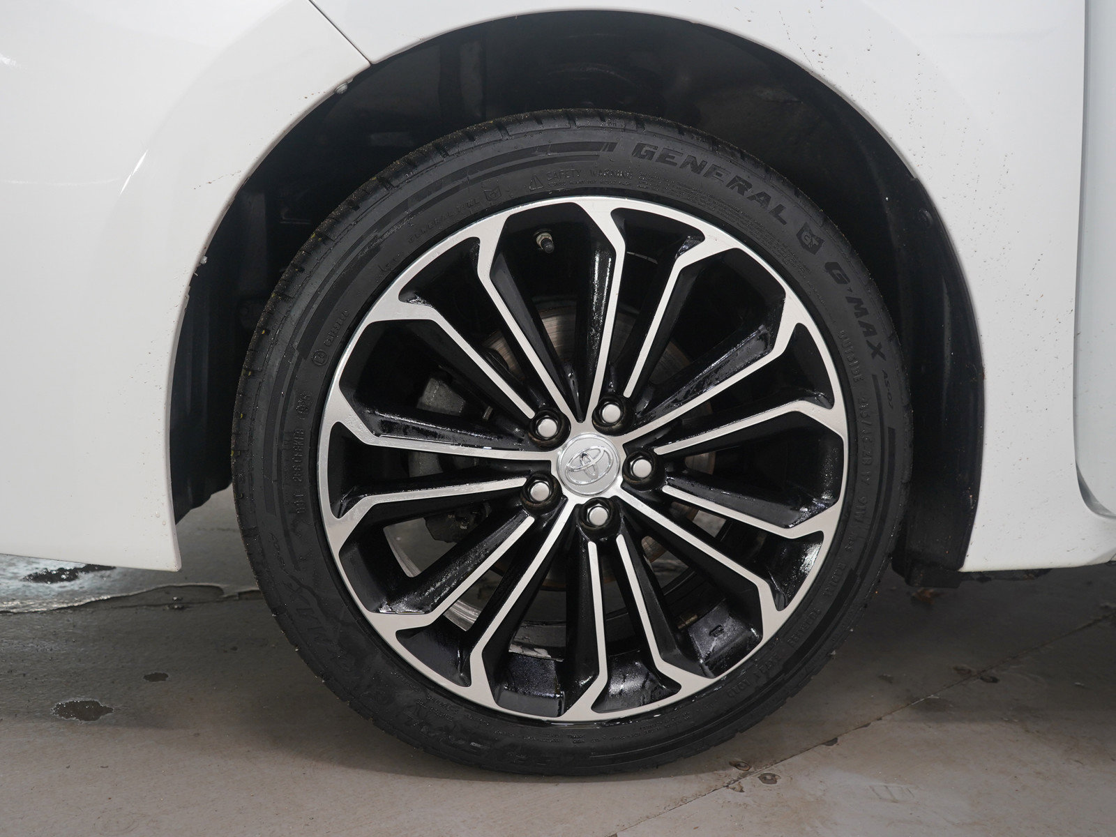 Used 2015 Toyota Corolla S image 26