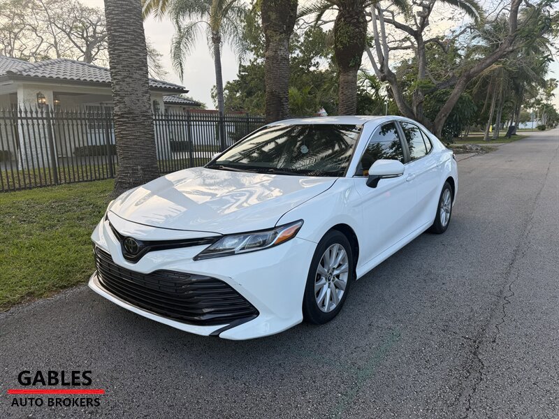 Used 2018 Toyota Camry LE w/ Convenience Package FWD image 10