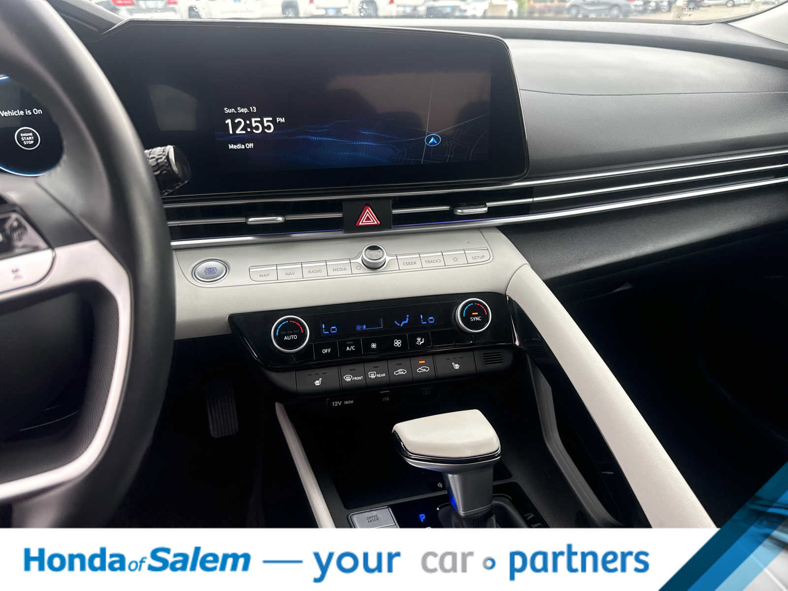 Used 2025 Hyundai Elantra Limited FWD image 16