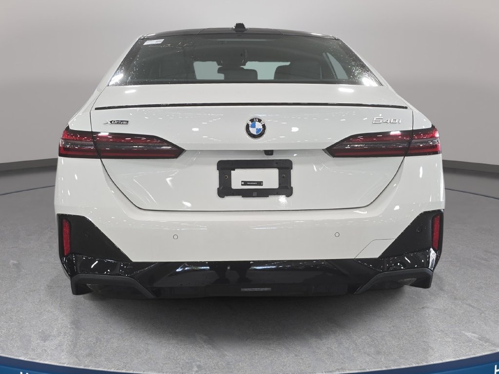 Certified 2026 BMW 540i xDrive AWD/4WD image 6