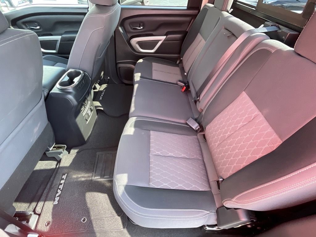 Used 2024 Nissan Titan SV w/ SV Convenience Package image 22