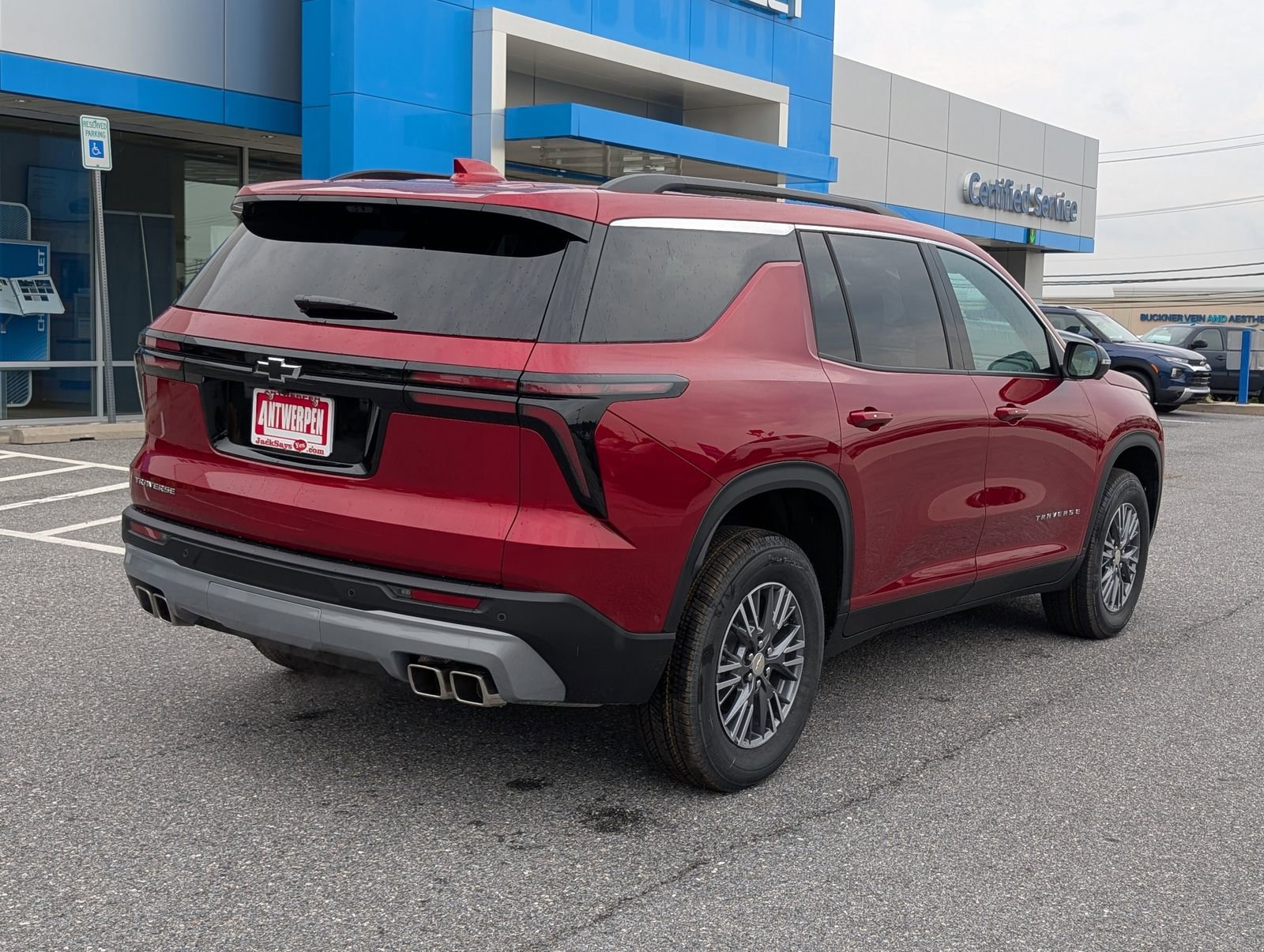 New 2026 Chevrolet Traverse LT w/ Enhanced Driving Package image 3