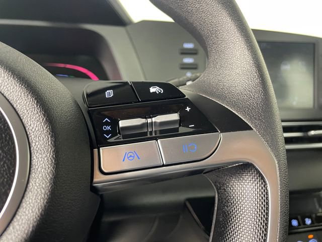 Used 2025 Hyundai Elantra Hybrid FWD image 10