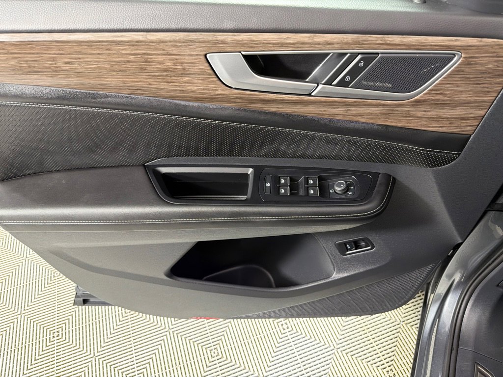 Used 2024 Volkswagen Atlas SEL Premium R-Line image 11