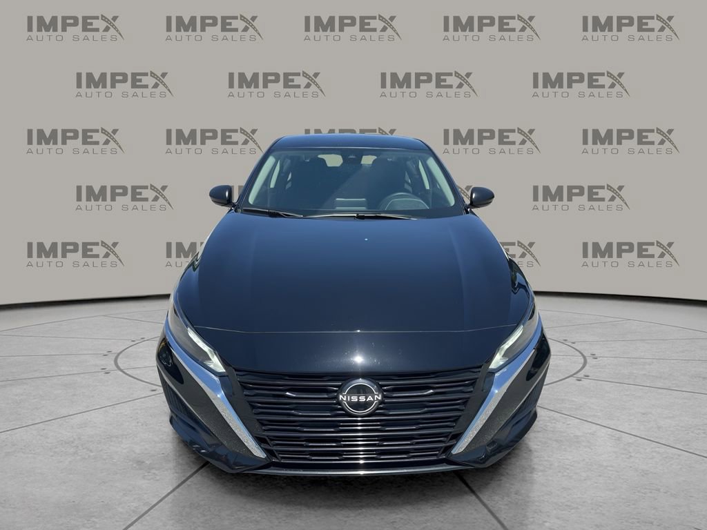 Used 2025 Nissan Altima 2.5 SV FWD image 8
