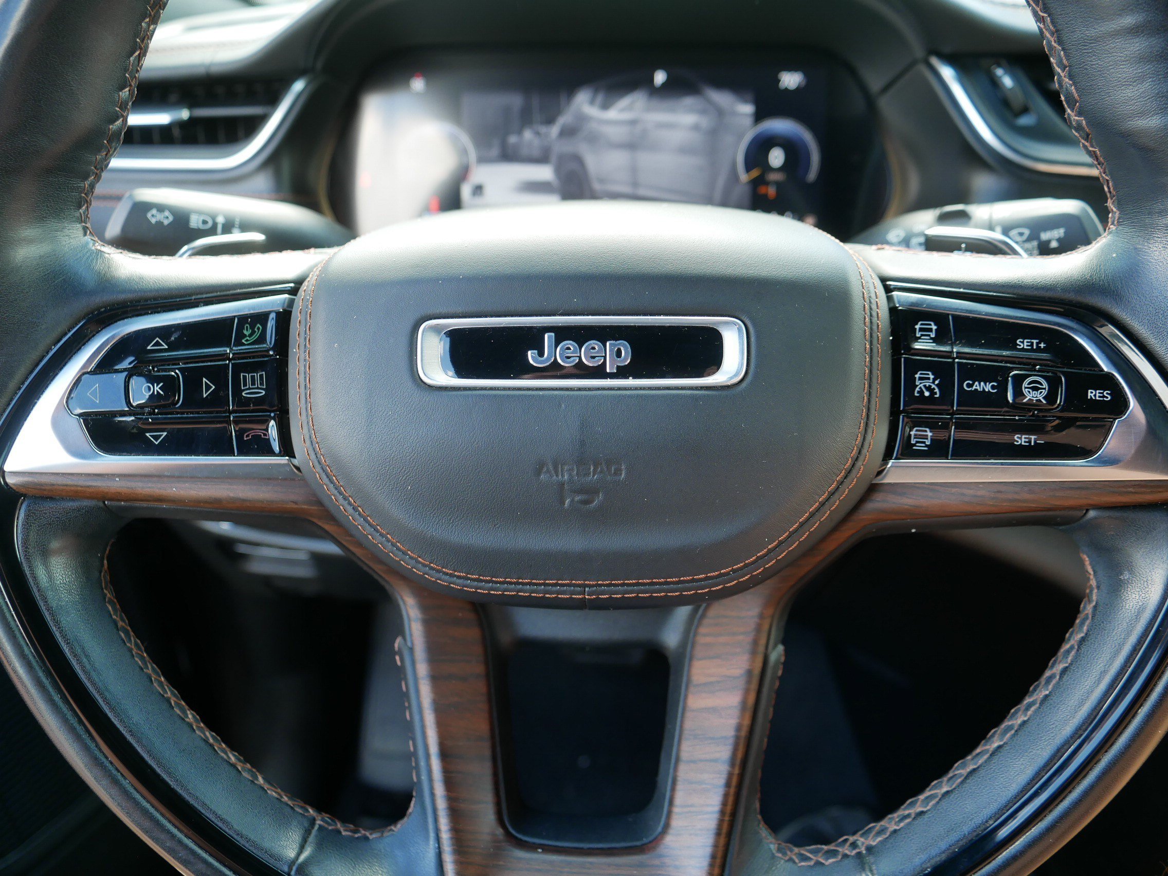 Used 2021 Jeep Grand Cherokee L Summit w/ Advanced Protech Group IV AWD/4WD image 25