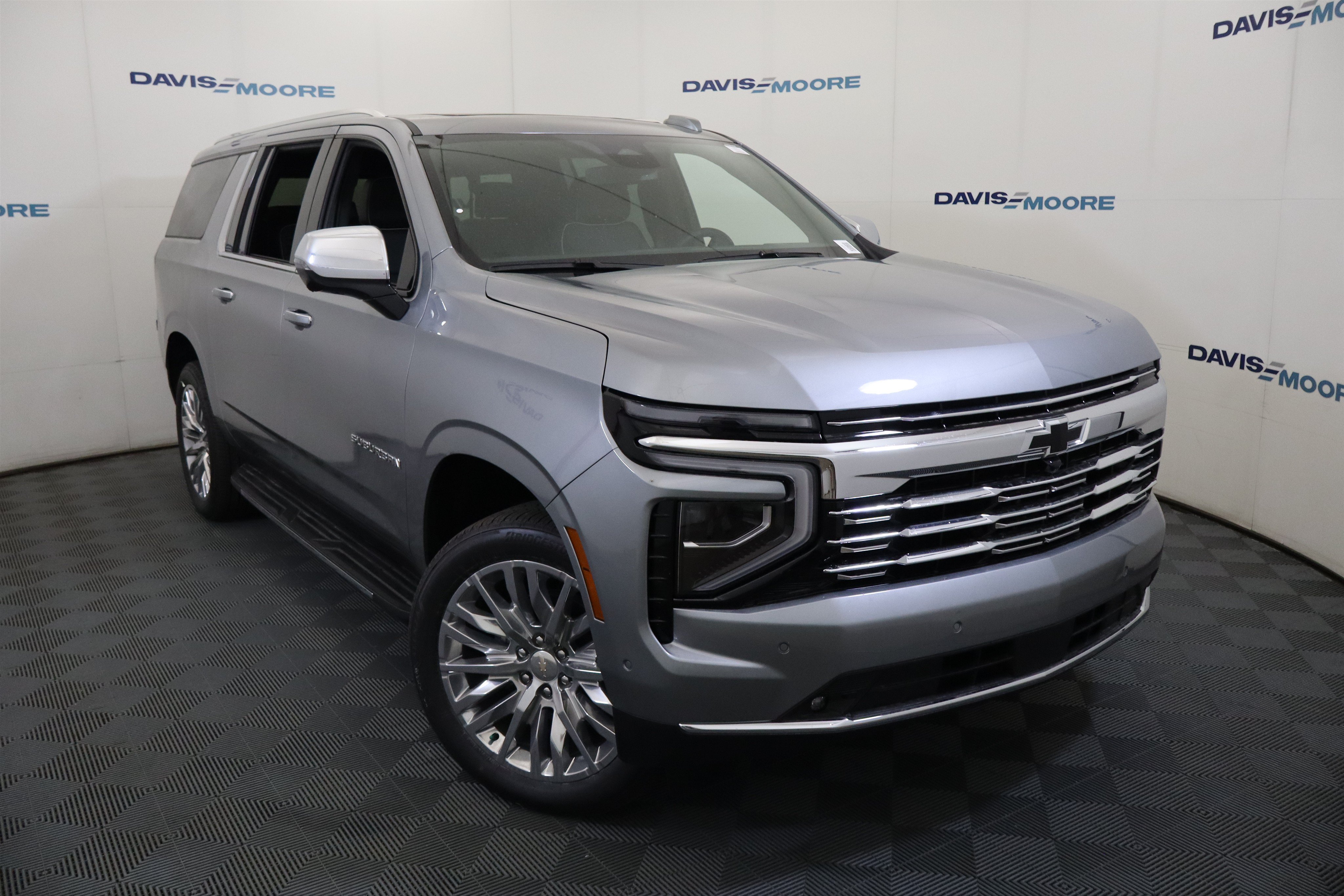 New 2026 Chevrolet Suburban Premier w/ Sun And Tow Package AWD/4WD image 2
