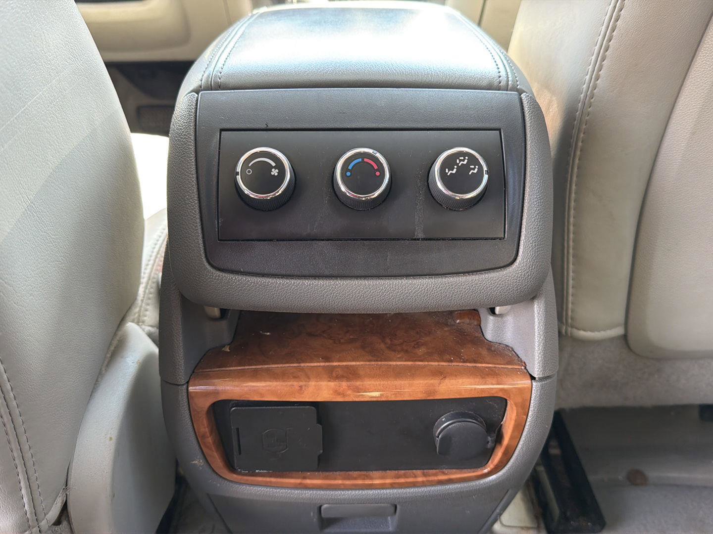 Used 2008 Buick Enclave CXL w/ Luxury Package image 17