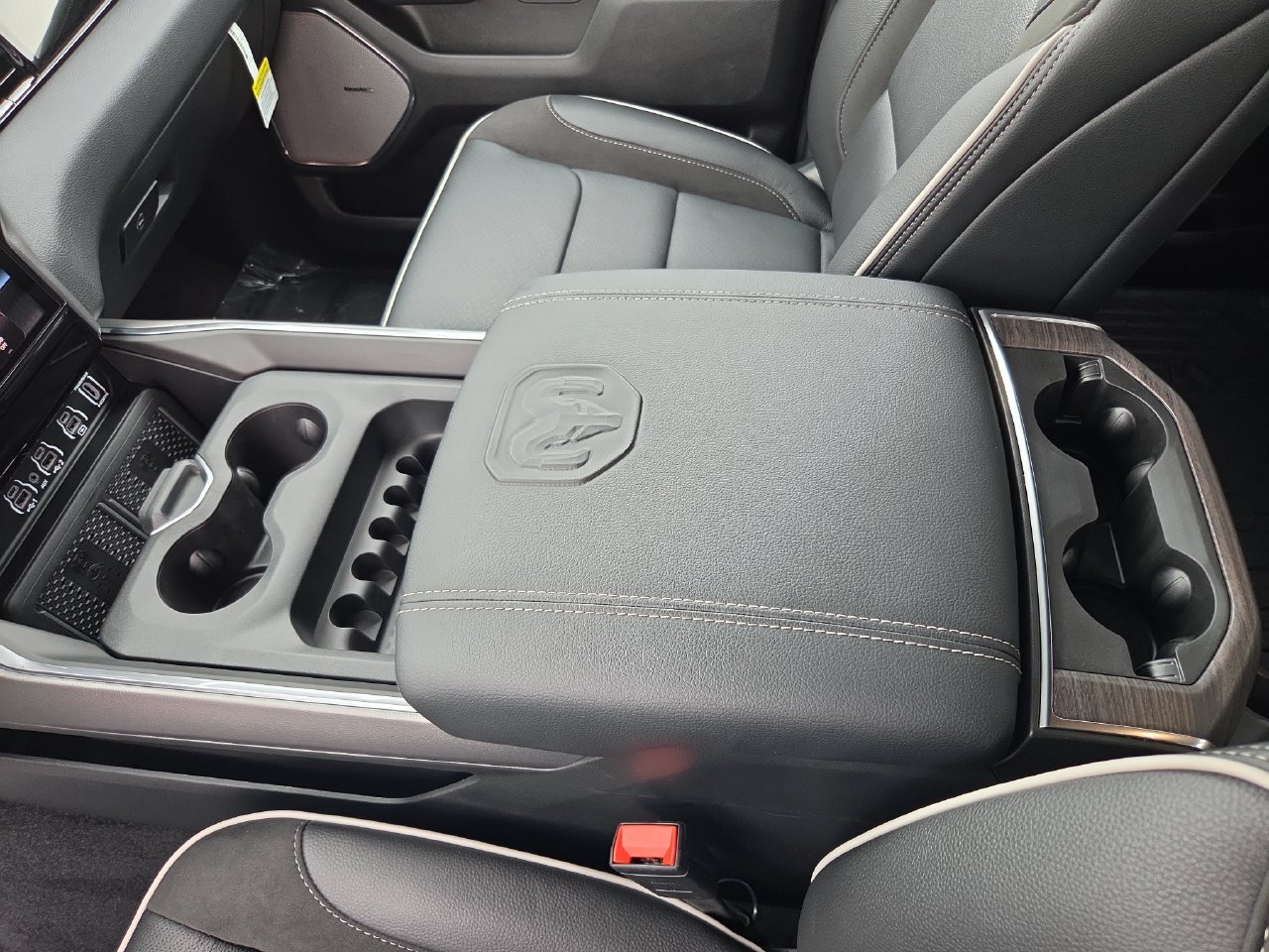 New 2026 RAM 1500 Laramie AWD/4WD image 35