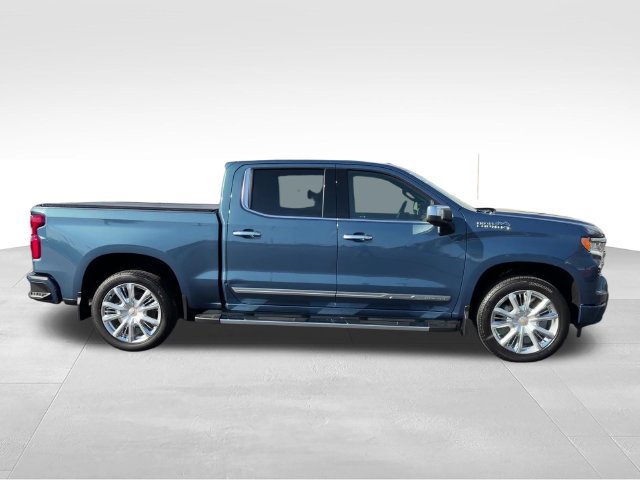 Used 2024 Chevrolet Silverado 1500 High Country w/ High Country Premium Package AWD/4WD image 7