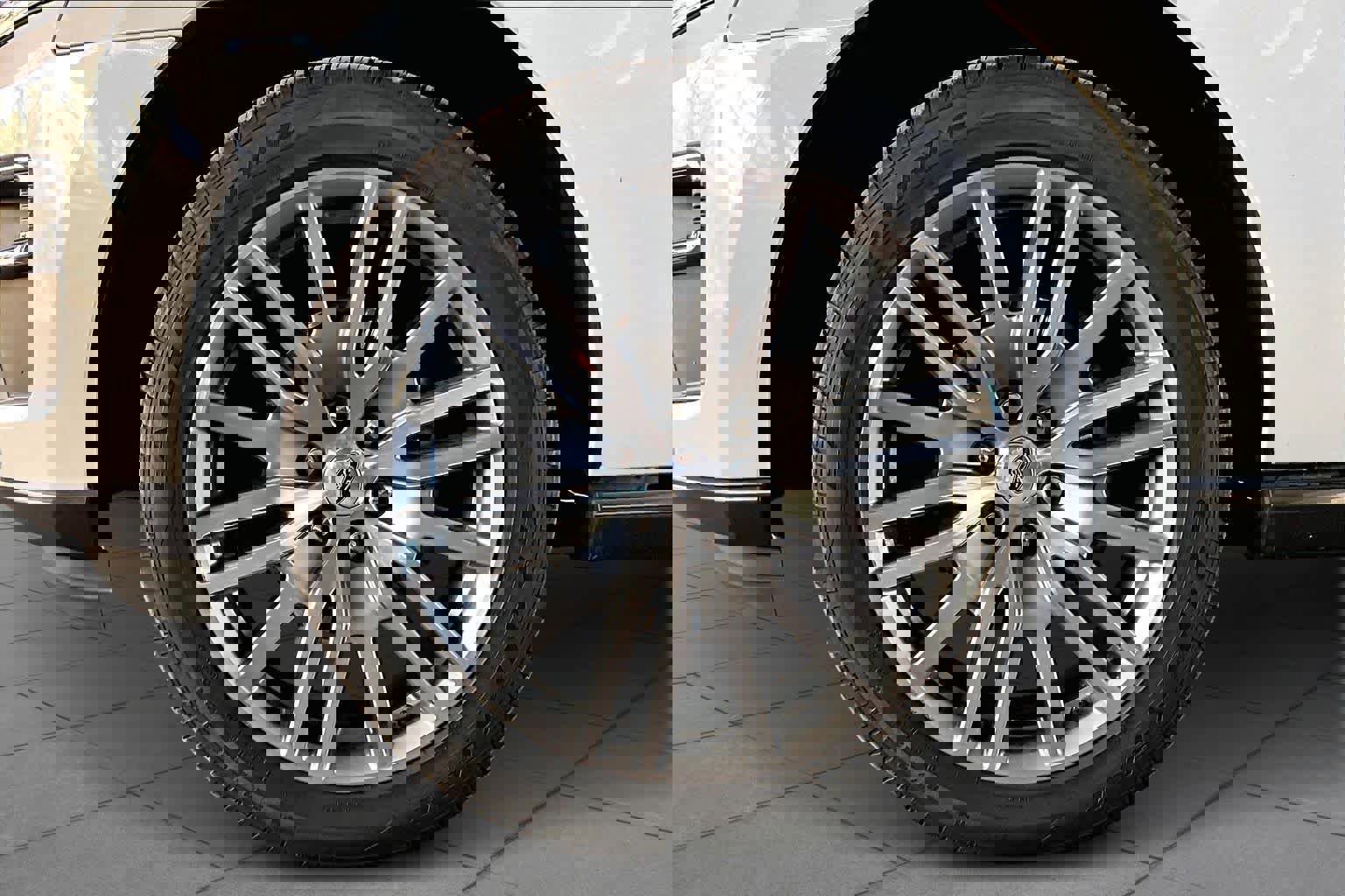 Used 2023 Ford Expedition Limited image 10