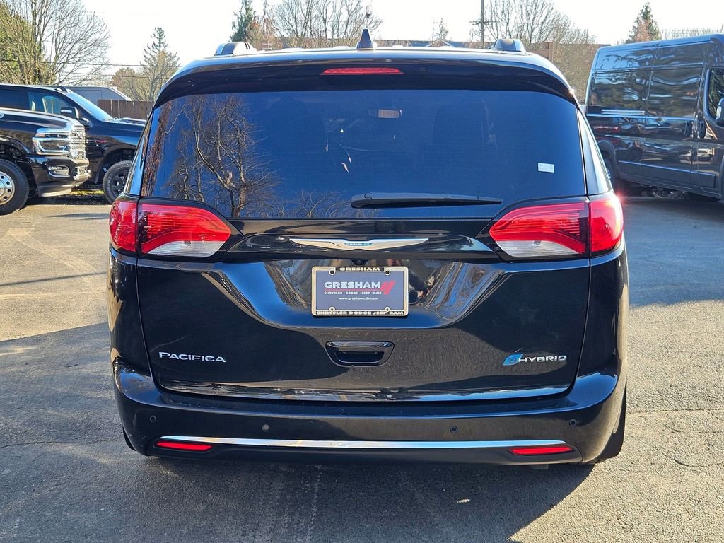 Certified 2018 Chrysler Pacifica Touring-L image 6
