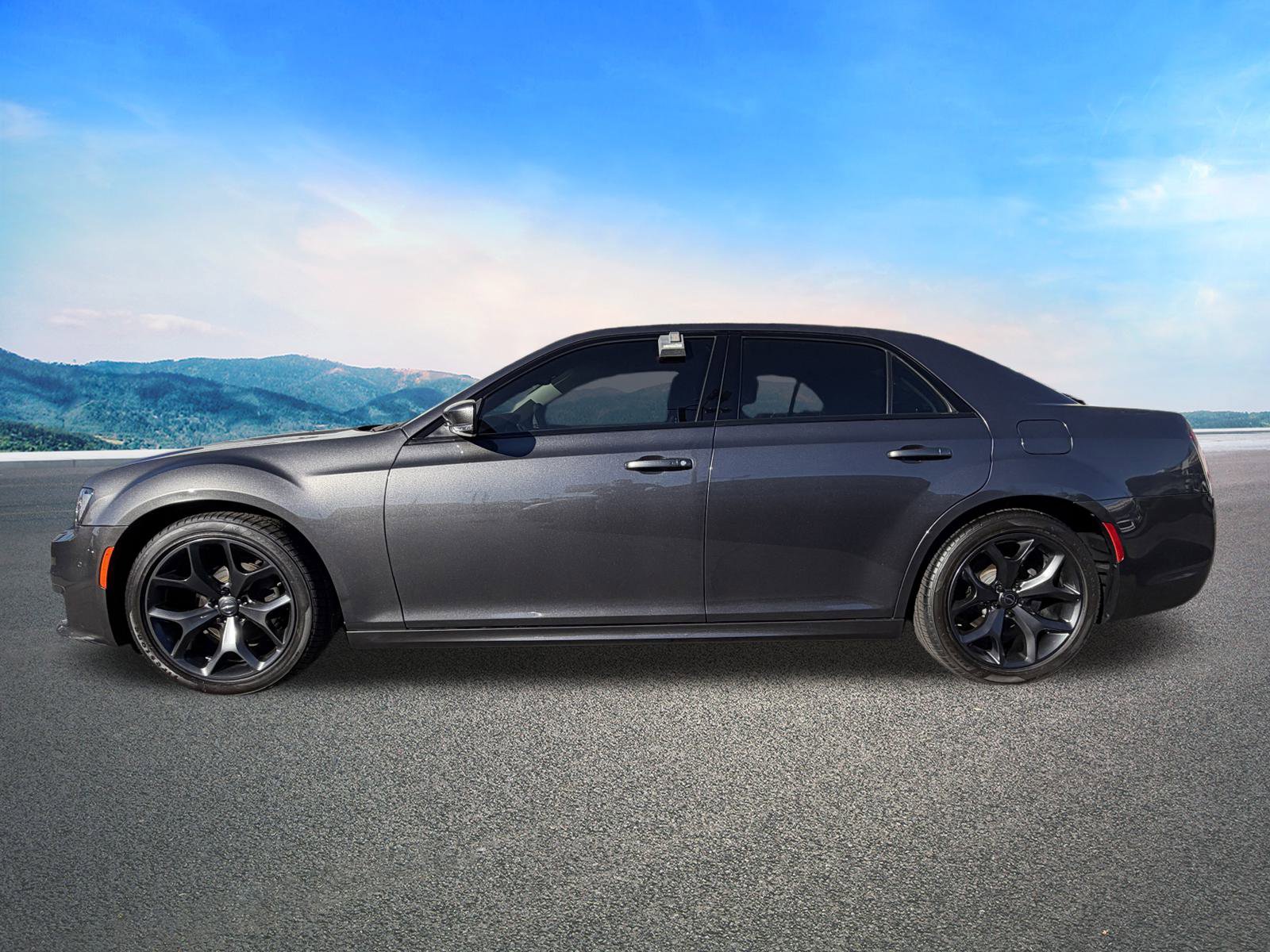 Certified 2023 Chrysler 300 Touring L w/ Popular Equipment Group image 6