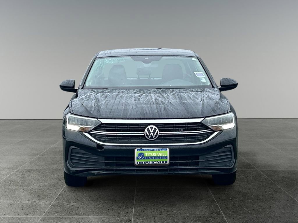 Used 2022 Volkswagen Jetta SE FWD image 2