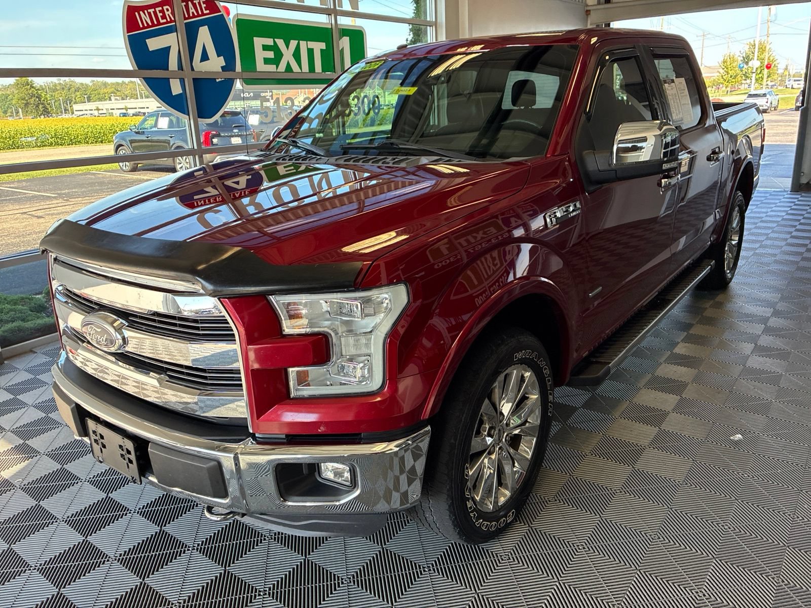 Used 2015 Ford F150 Lariat w/ Equipment Group 502A Luxury AWD/4WD image 3
