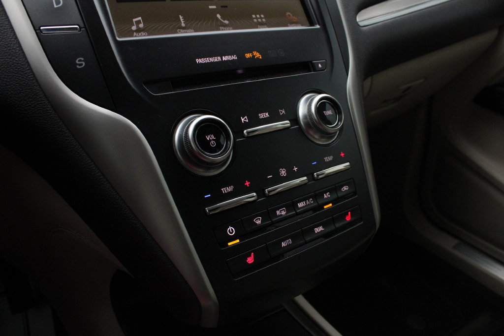 Used 2019 Lincoln MKC Premiere FWD image 17