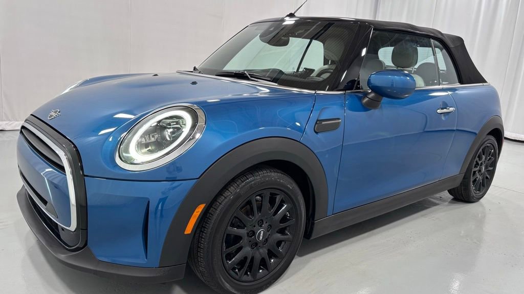 Used 2023 MINI Cooper Convertible w/ Signature Upholstery Package FWD image 1