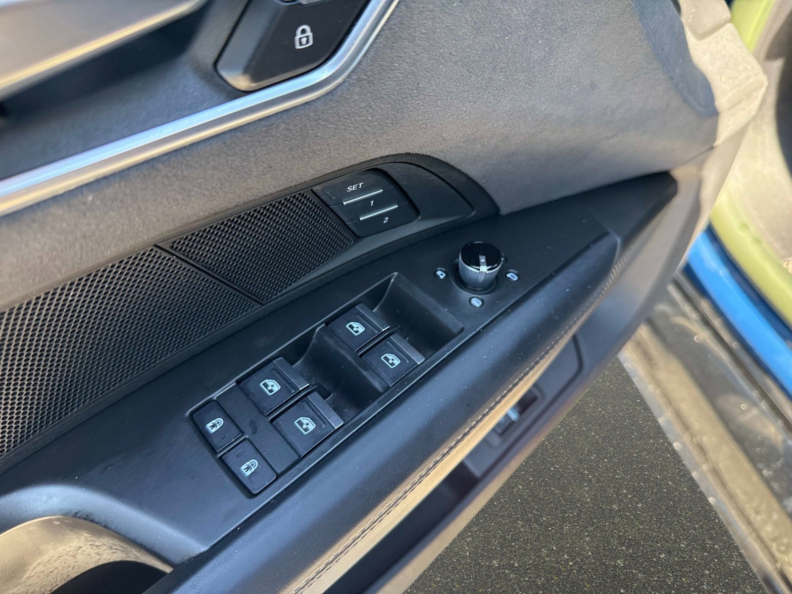 Used 2022 Audi RS e-tron GT w/ Carbon Performance Package image 19