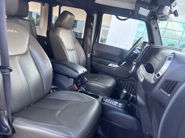 Used 2017 Jeep Wrangler Unlimited Sahara w/ Connectivity Group AWD/4WD image 13