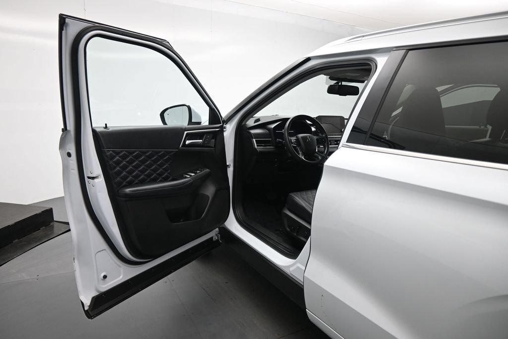 Used 2024 Mitsubishi Outlander SEL FWD image 8