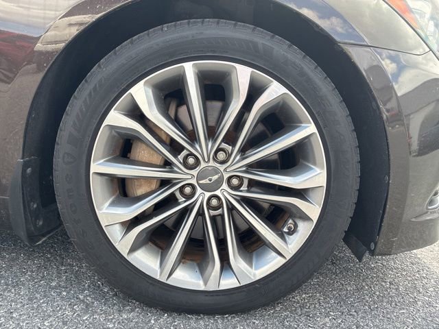 Used 2015 Hyundai Genesis 3.8 RWD image 10