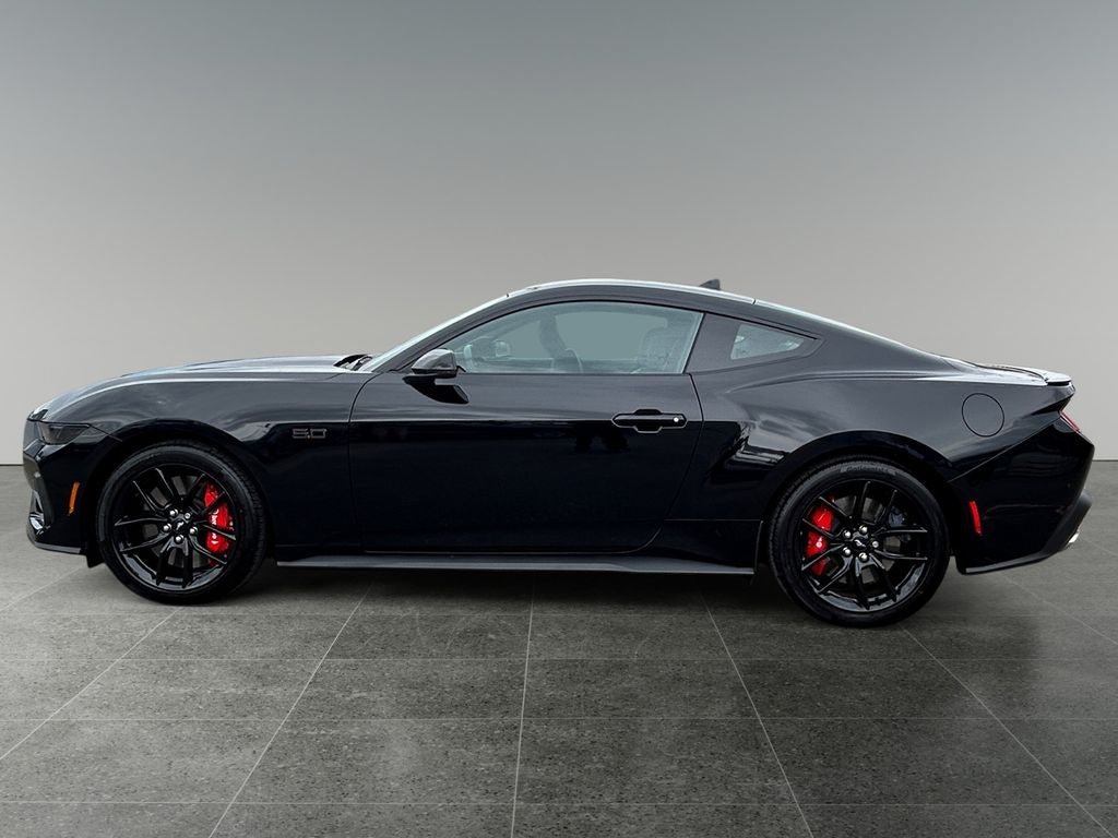 Used 2025 Ford Mustang GT Premium RWD image 5