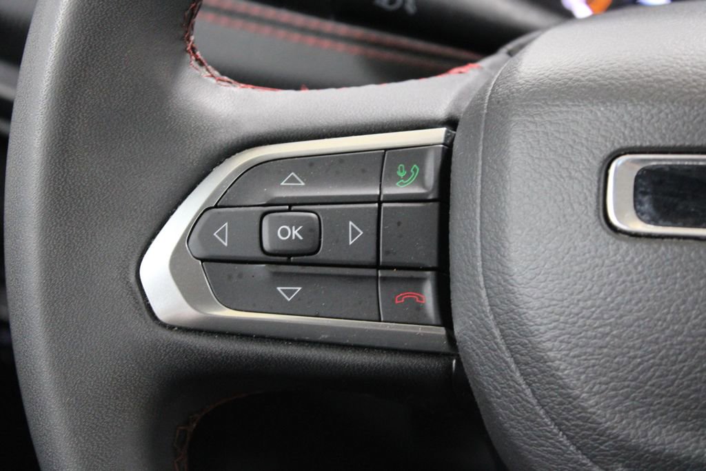 Used 2025 Jeep Compass Trailhawk image 36