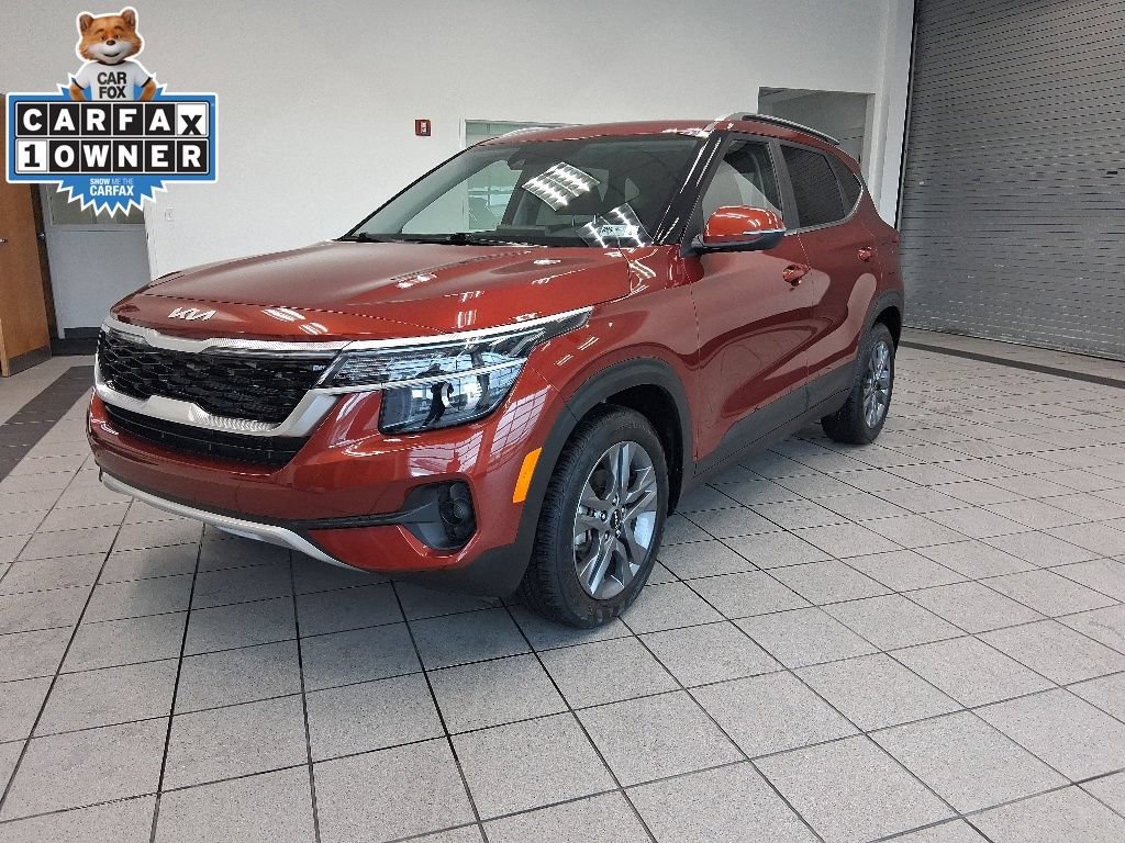 Used 2023 Kia Seltos S w/ Navigation Package FWD image 4