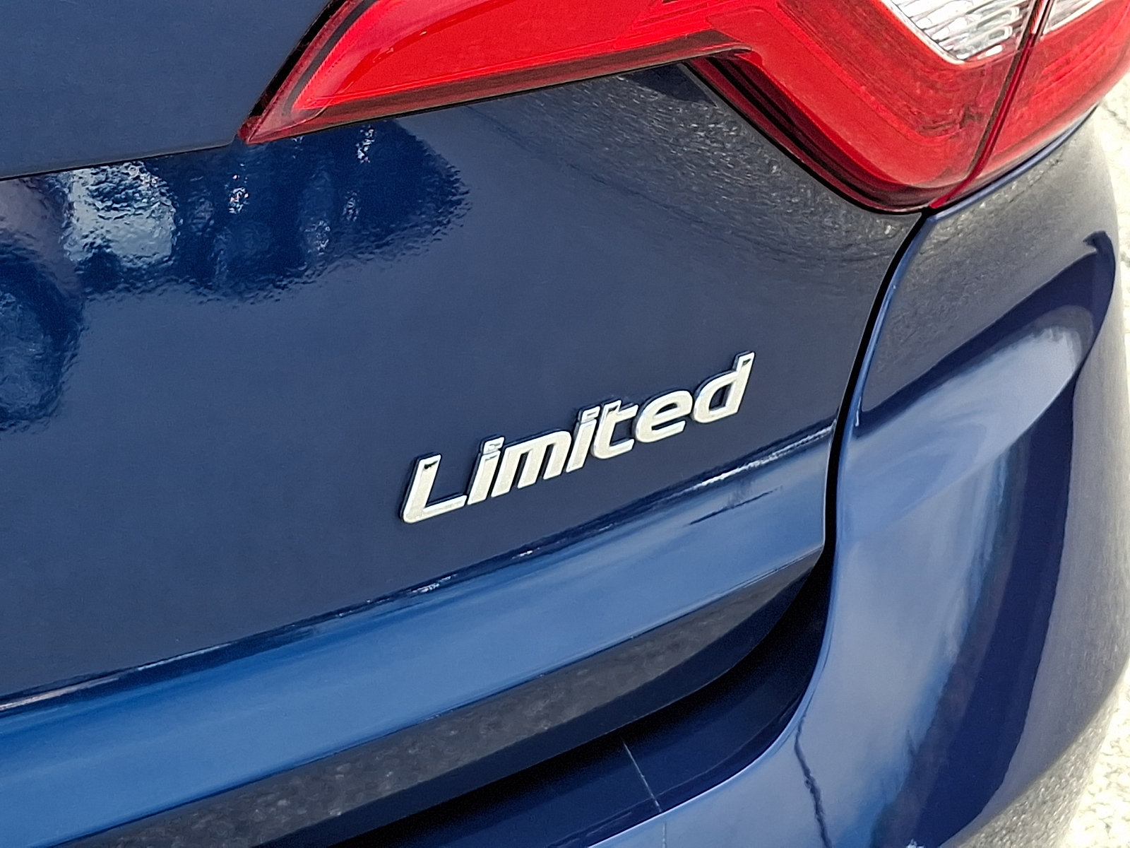 Used 2015 Hyundai Sonata Limited w/ Option Group 06 FWD image 29