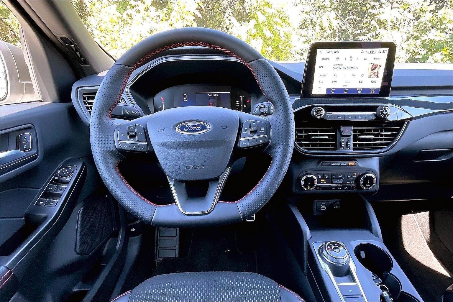 Certified 2024 Ford Escape ST-Line AWD/4WD image 5