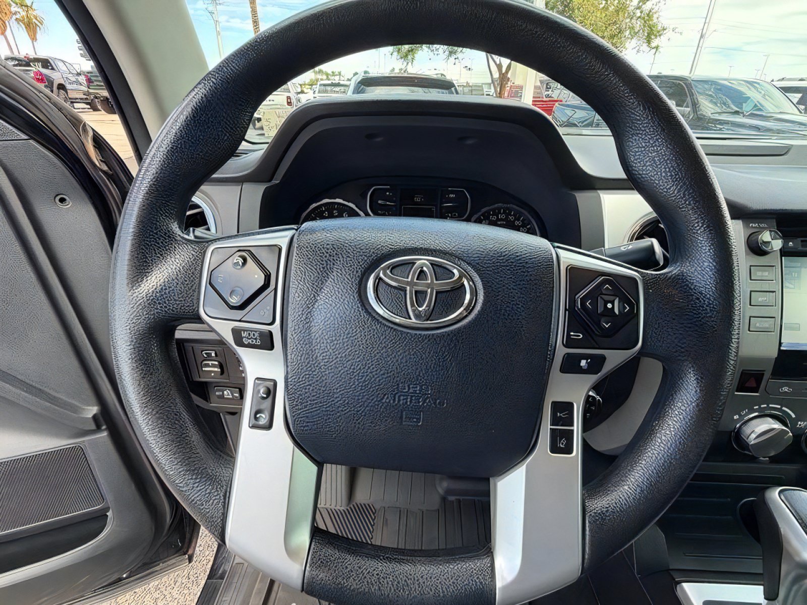 Used 2018 Toyota Tundra SR5 w/ SR5 Upgrade Package AWD/4WD image 20