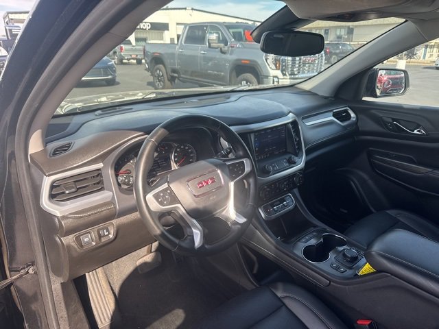 Used 2023 GMC Acadia SLT image 11
