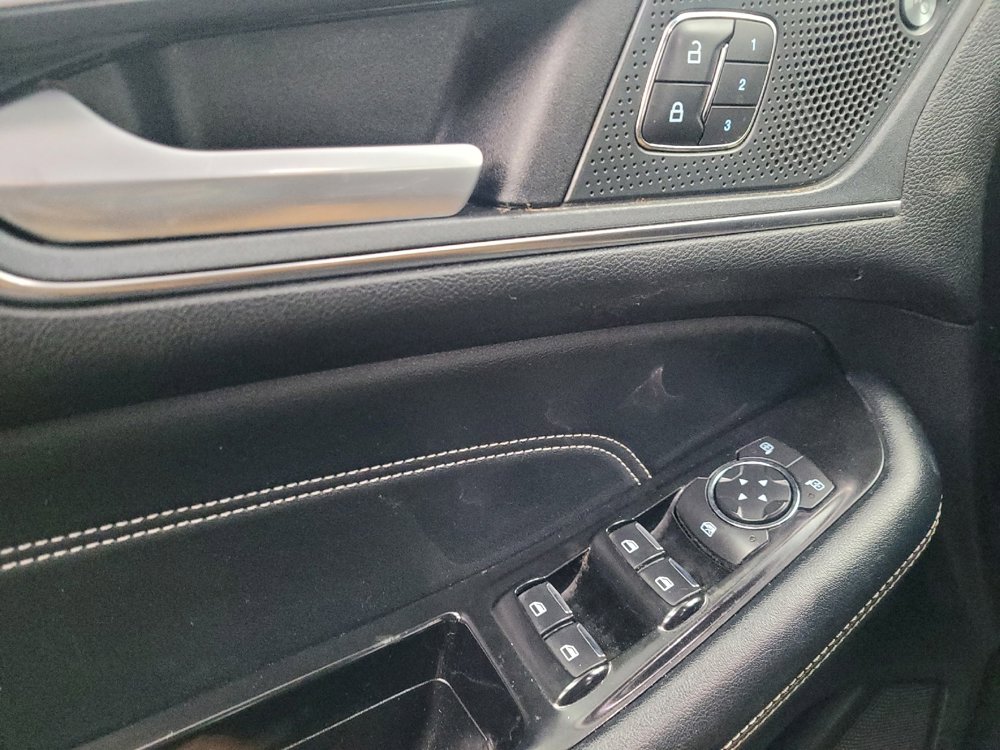 Used 2020 Ford Edge Titanium image 27