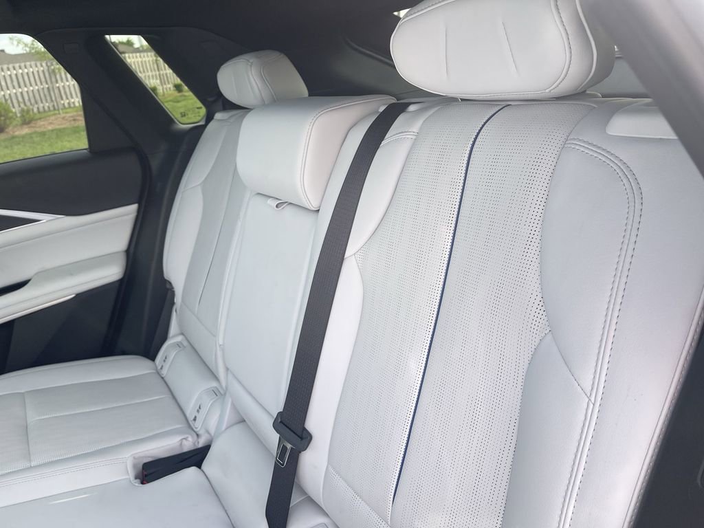 Certified 2024 Cadillac Lyriq Luxury AWD/4WD image 28