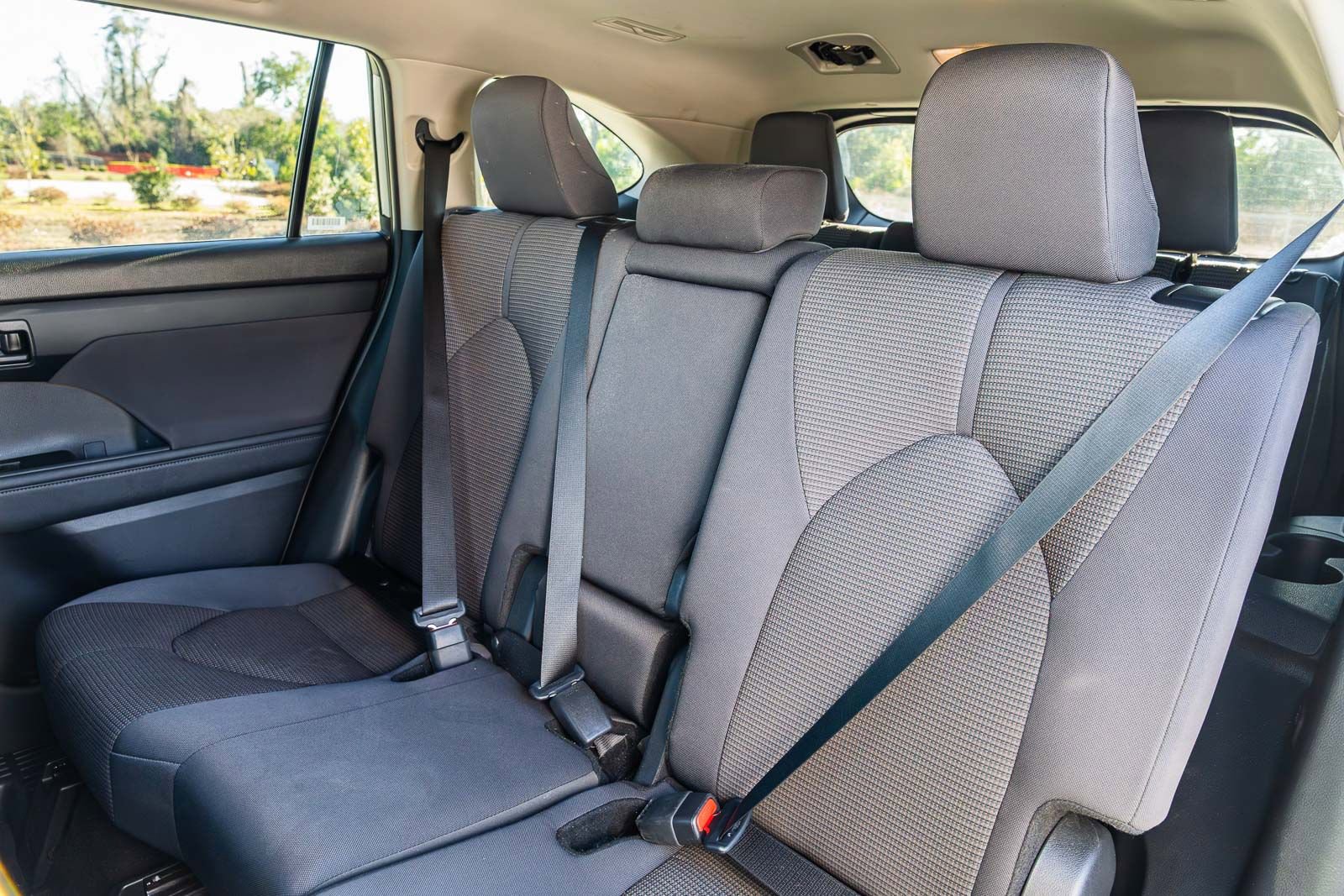 Used 2024 Toyota Highlander LE image 19