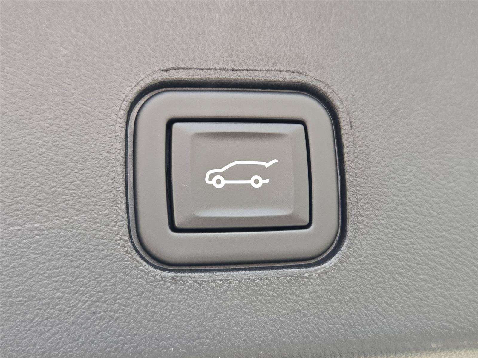 Certified 2024 Cadillac Lyriq Luxury w/ LPO, Floor Liner Package RWD image 31