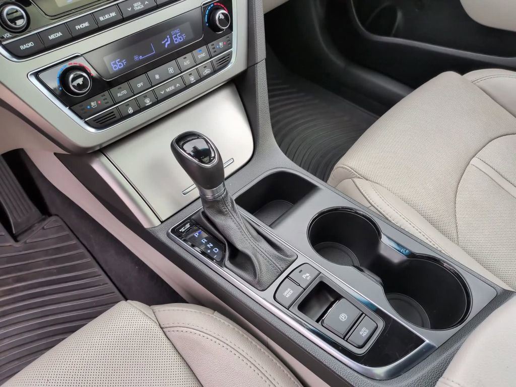 Used 2016 Hyundai Sonata Limited w/ Option Group 05 image 29