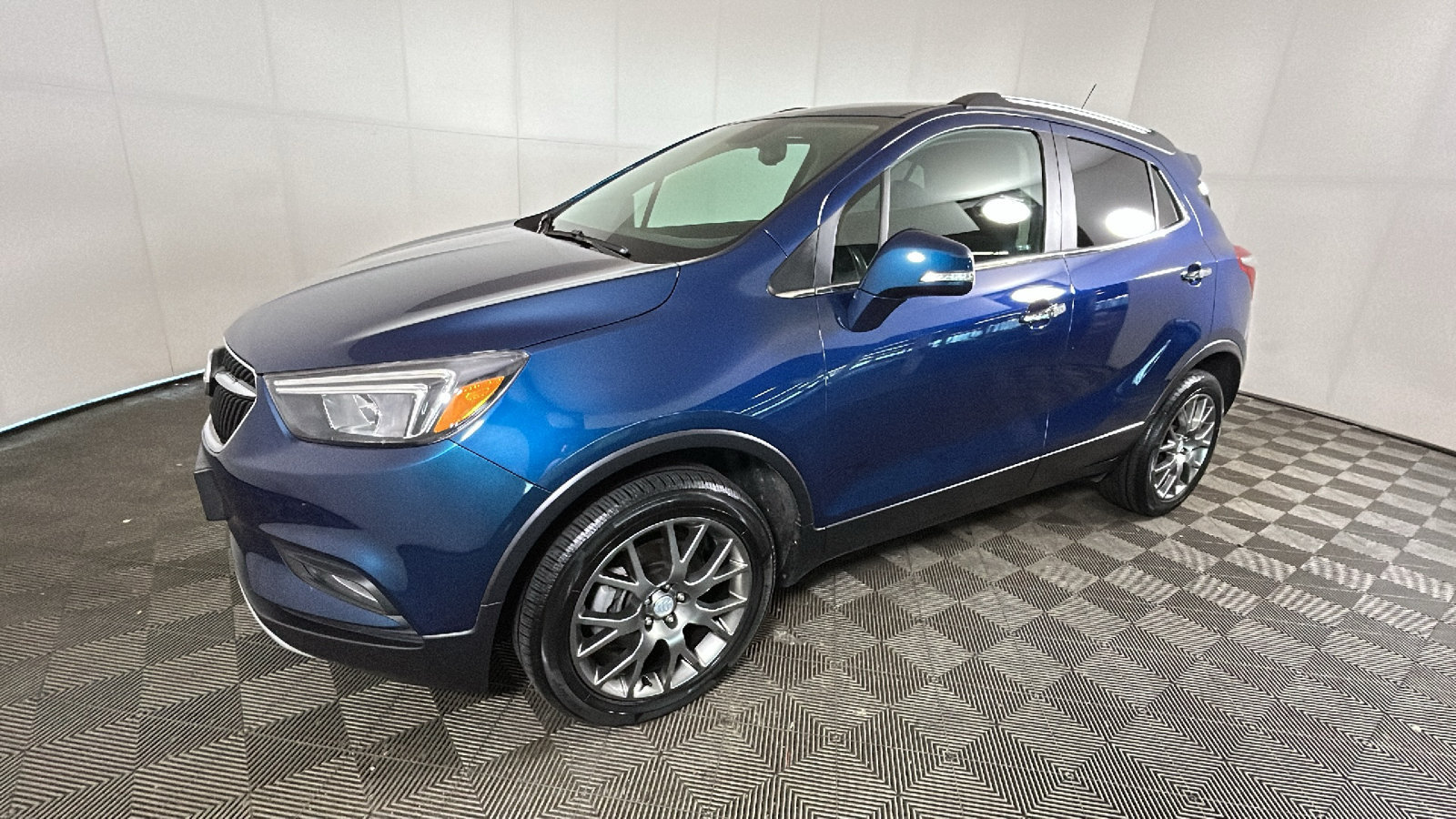 Used 2019 Buick Encore Sport Touring w/ Safety Package AWD/4WD image 8