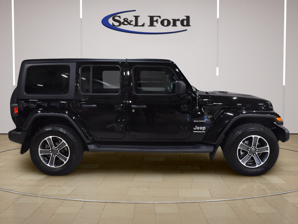 Used 2023 Jeep Wrangler Unlimited Sahara AWD/4WD image 7