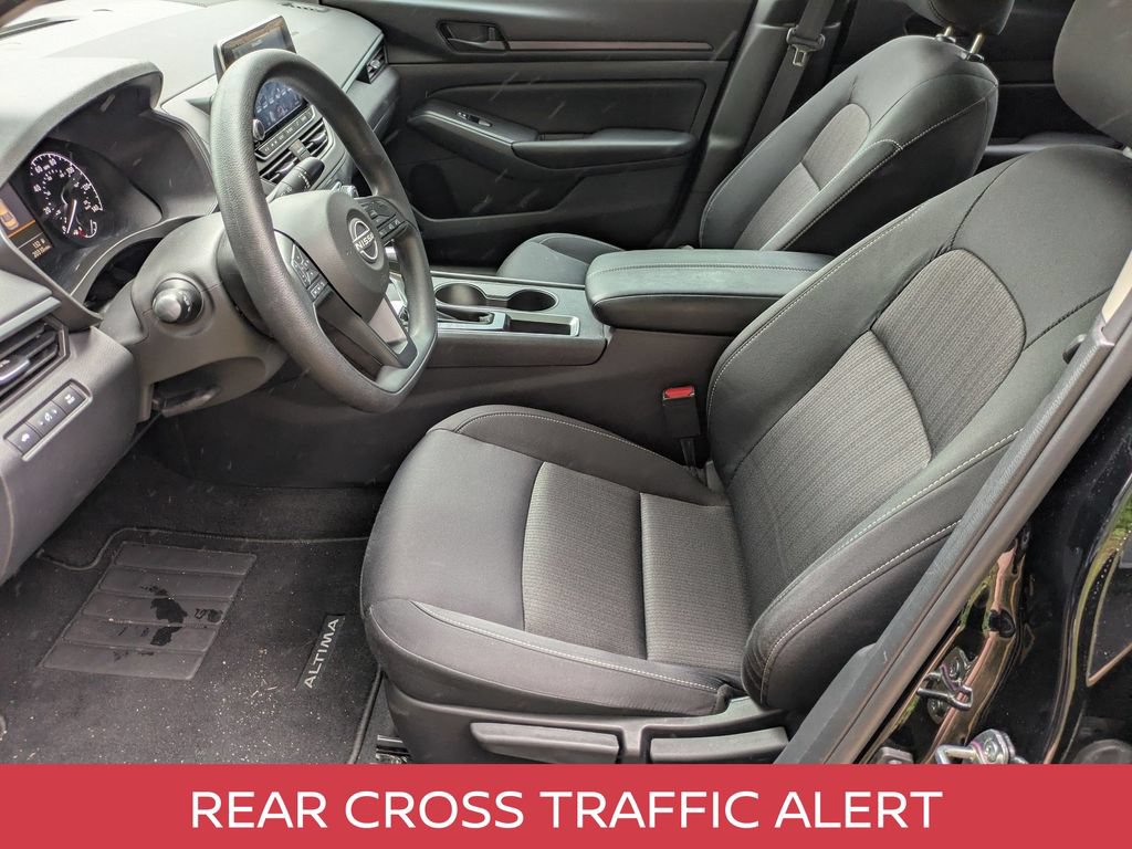 Used 2025 Nissan Altima 2.5 S FWD image 12