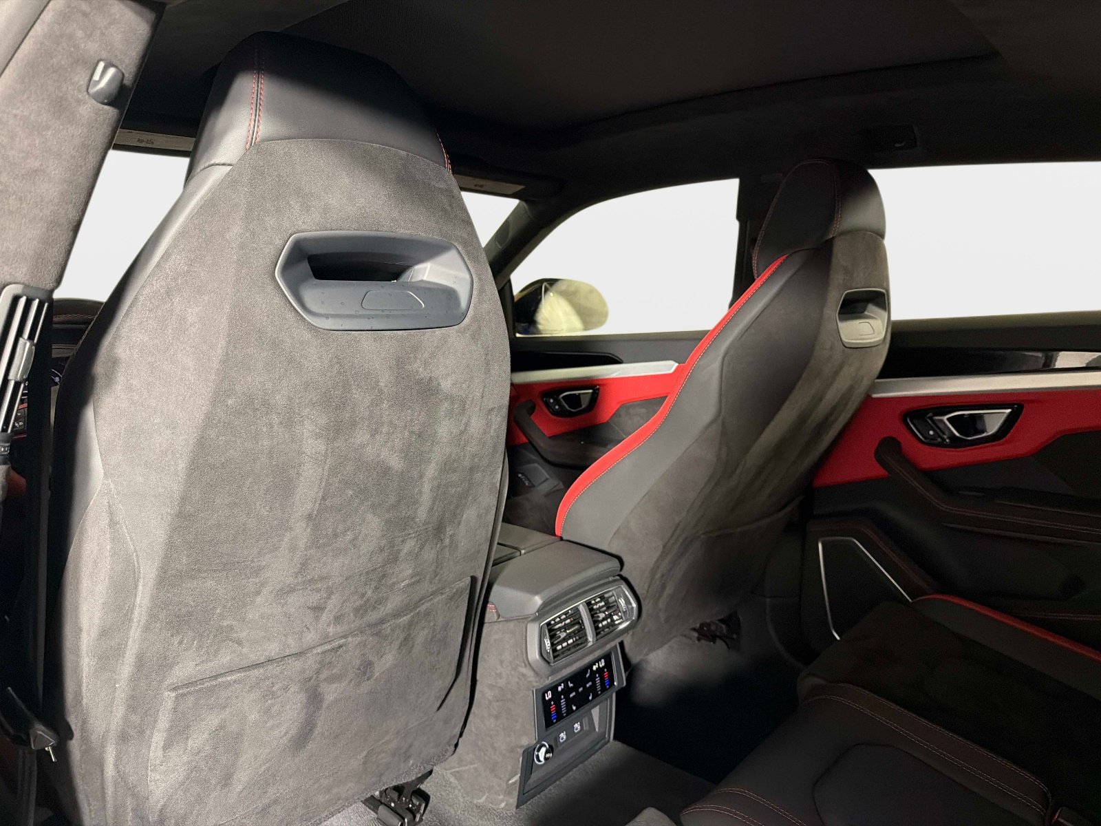 Used 2023 Lamborghini Urus S AWD/4WD image 35
