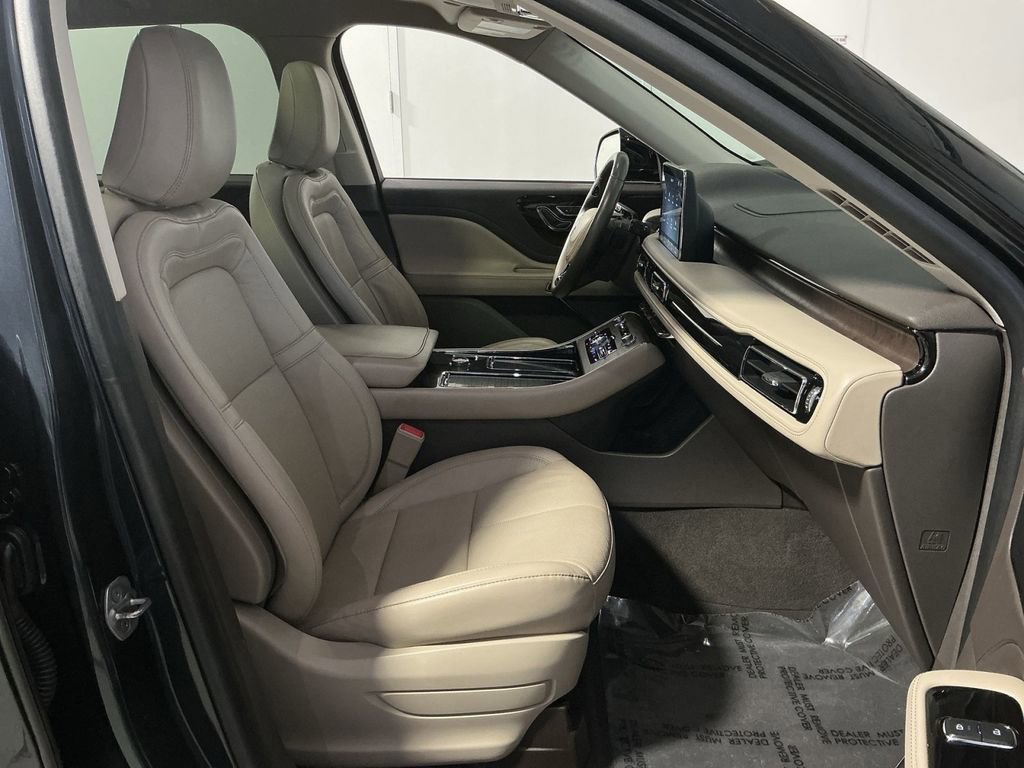 Used 2023 Lincoln Aviator Reserve w/ Elements Package Plus image 35