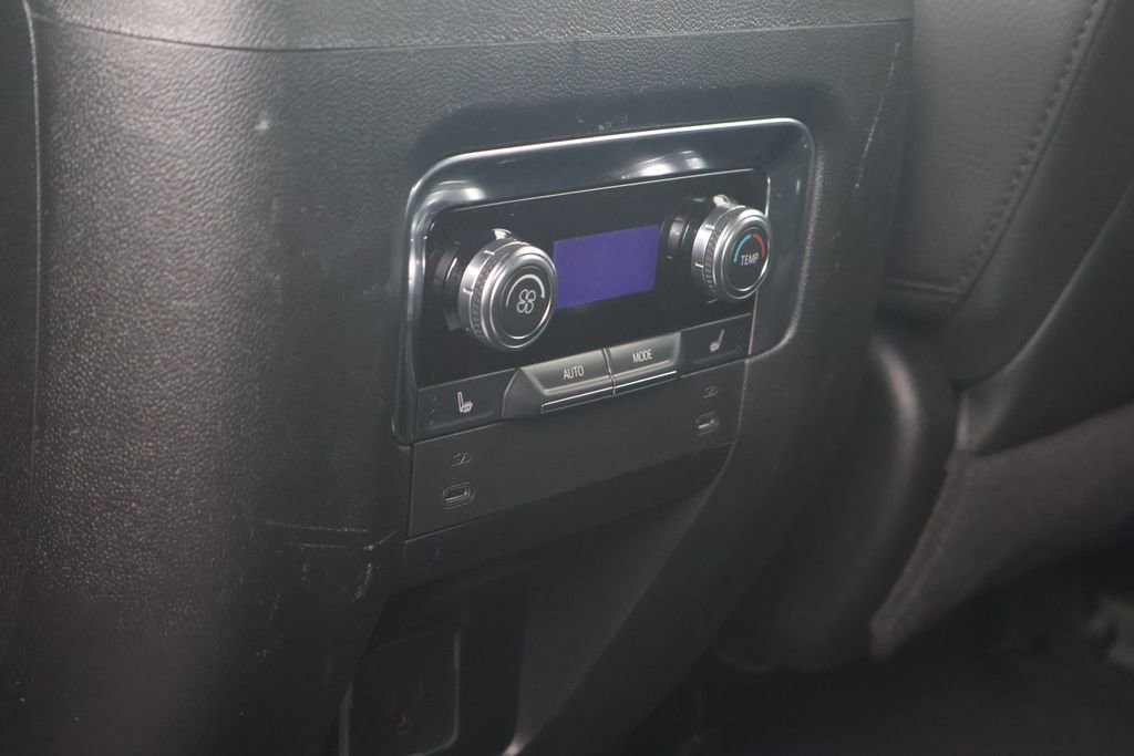 Used 2025 GMC Yukon Denali AWD/4WD image 33