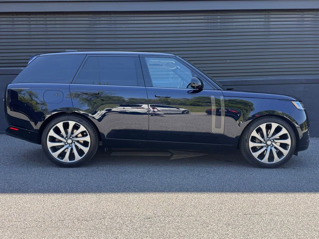 Used 2023 Land Rover Range Rover SE AWD/4WD image 11